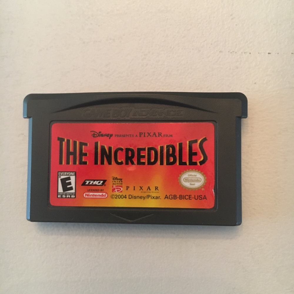 - Game Boy Advanced “ Disney The Incredibles